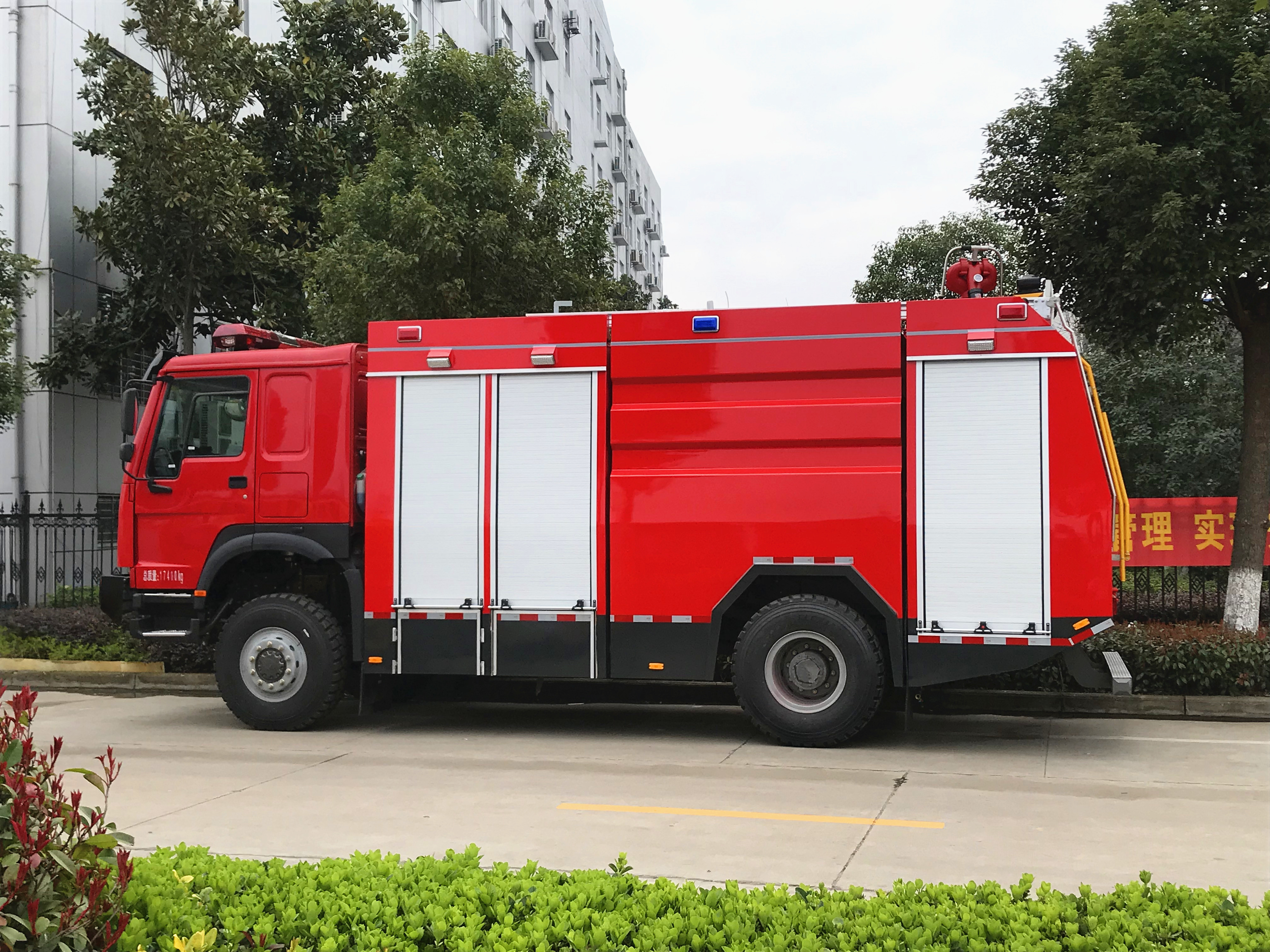 �����������(q��)6��ɭ������܇